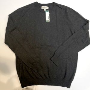 Men’s gray crew neck sweater NEW!